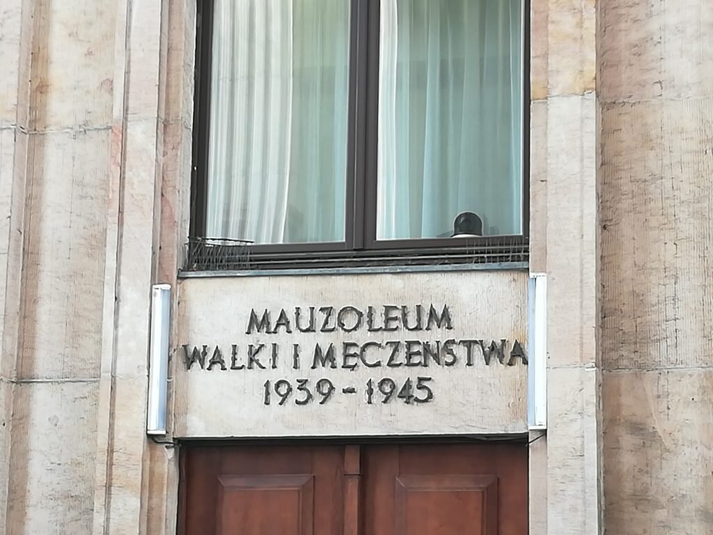 Mauzoleum w Alejach Szucha